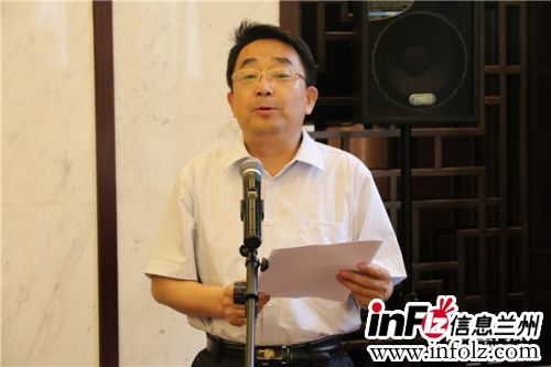 甘肃省台办主任王锋致辞欢迎台湾摄影家。（中国台湾网 刘燕莱 摄）