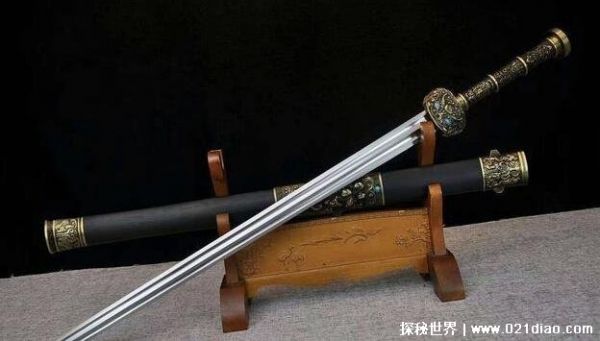 赵云的武器是什么，青釭剑和亮银枪(正史中赵云只拿普通武器)